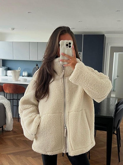 Manteau en laine d'agneau à col roulé pour femmes